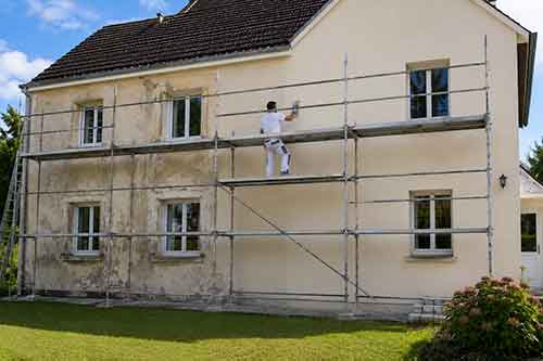 Rénovation d’enduit de façade avec échafaudage en Picardie